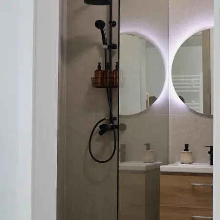 My Place Free Parking & Self Check-in Apartman Kolozsvár
